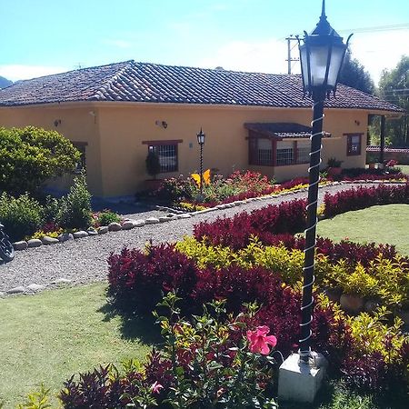 Hotel Campestre Franchesca ตาบิโอ ภายนอก รูปภาพ