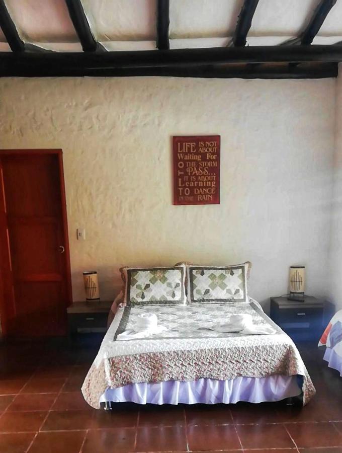 Hotel Campestre Franchesca ตาบิโอ ภายนอก รูปภาพ