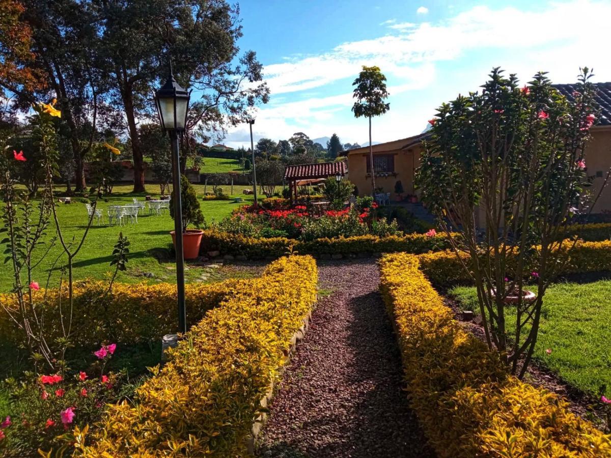 Hotel Campestre Franchesca ตาบิโอ ภายนอก รูปภาพ