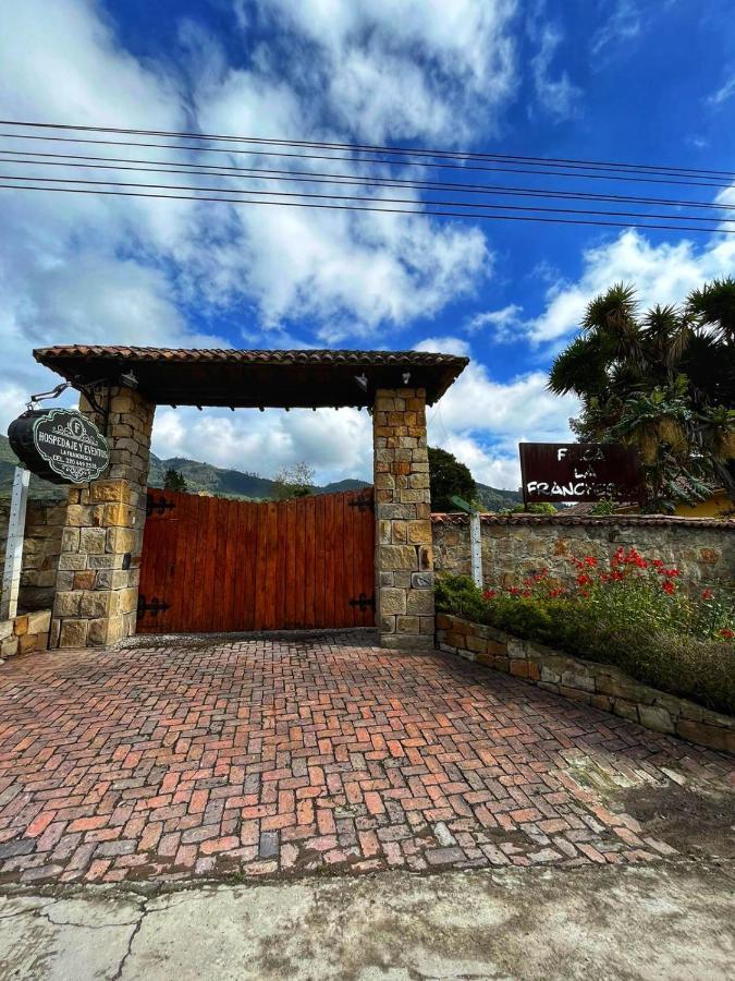 Hotel Campestre Franchesca ตาบิโอ ภายนอก รูปภาพ