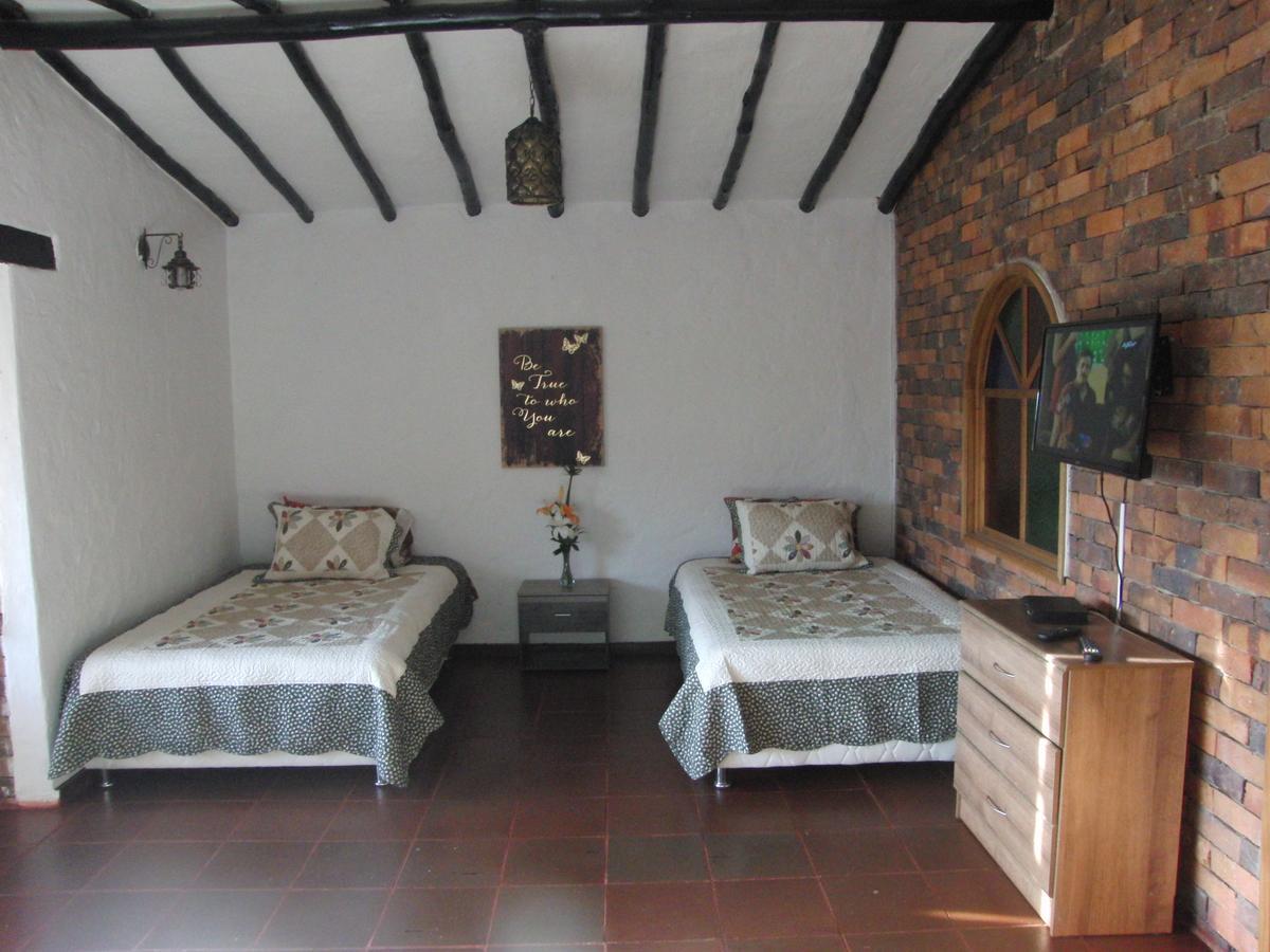Hotel Campestre Franchesca ตาบิโอ ภายนอก รูปภาพ