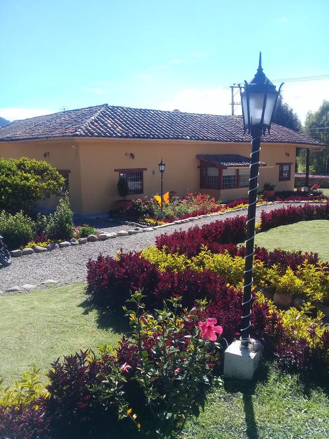 Hotel Campestre Franchesca ตาบิโอ ภายนอก รูปภาพ
